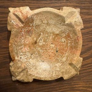 VINTAGE FOOTED STONE CARVED AZTEC MAYAN ASHTRAY